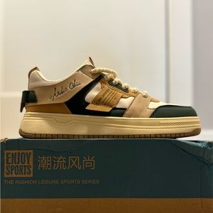 Casual fashion sneakers